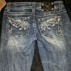 3 pairs of jeans,2 belts